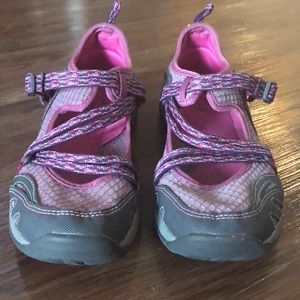 Chaco closed toe shoes